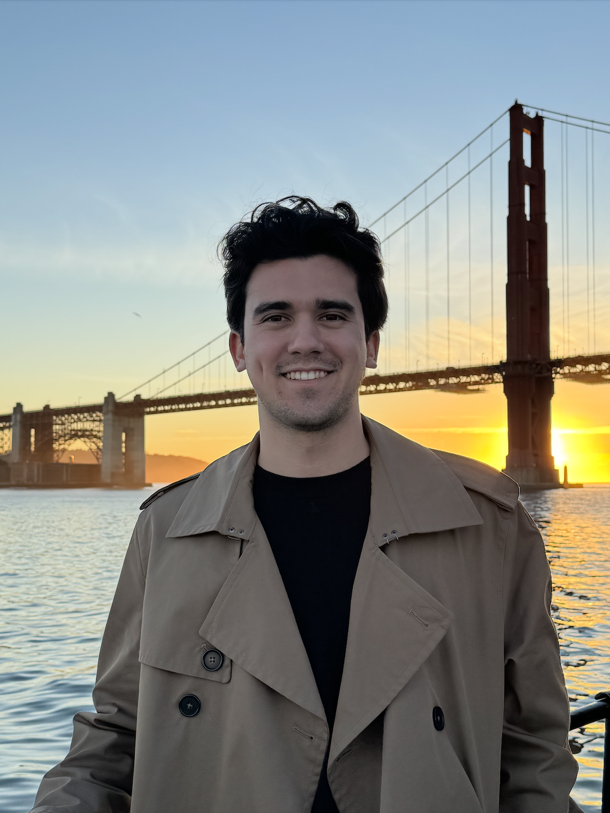 Luis Aguilar en San Francisco, Golden Gate Bridge